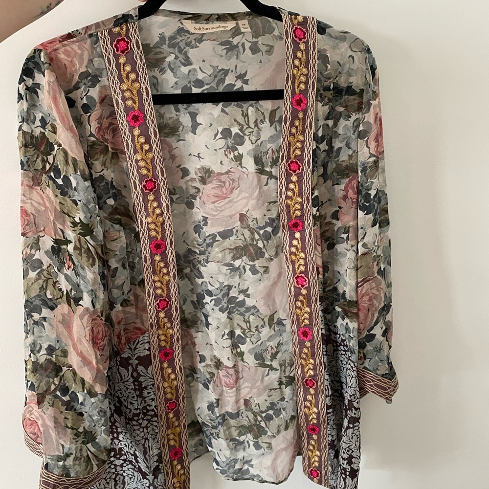 Soft Surroundings Floral Kimono with Gray and Pink